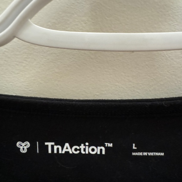 BNWOT Butter Bound Longsleeve Aritzia TNA - Picture 2 of 4